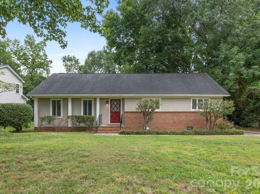 5956 Mcnair Road, Charlotte, NC 28212.  MLS# CAR4411838, YatesRealty ID 44214. 