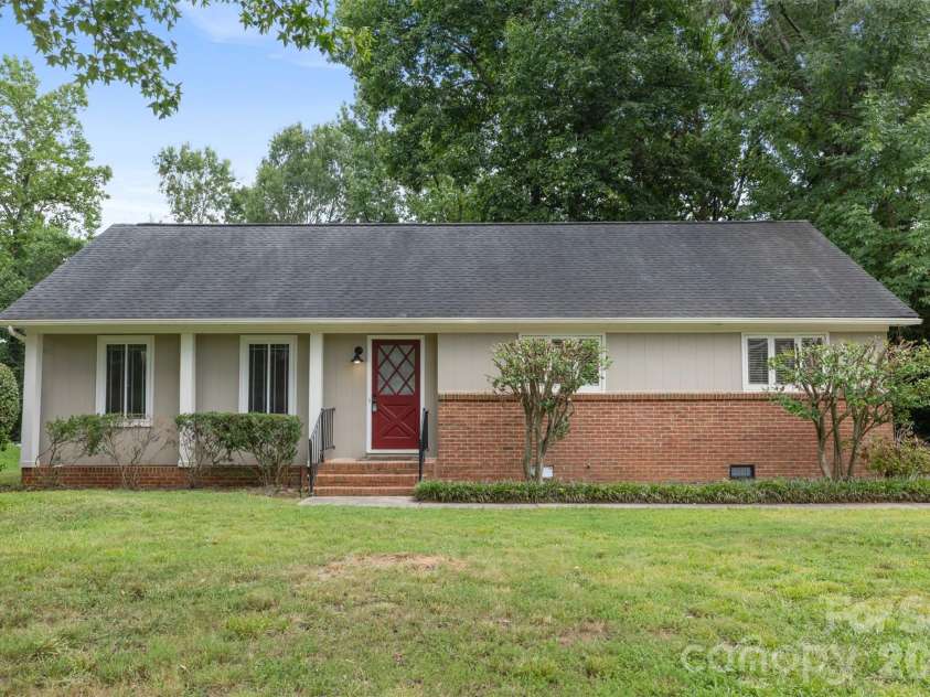 5956 Mcnair Road, Charlotte, NC 28212.  MLS# CAR4411838, YatesRealty ID 44214. 