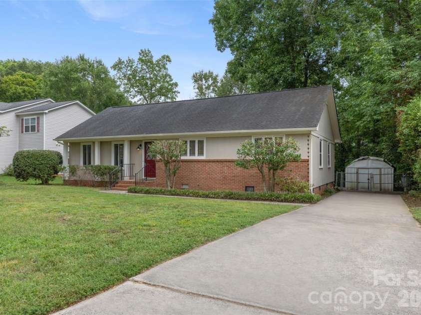 5956 Mcnair Road, Charlotte, NC 28212.  MLS# CAR4411838, YatesRealty ID 44214. 