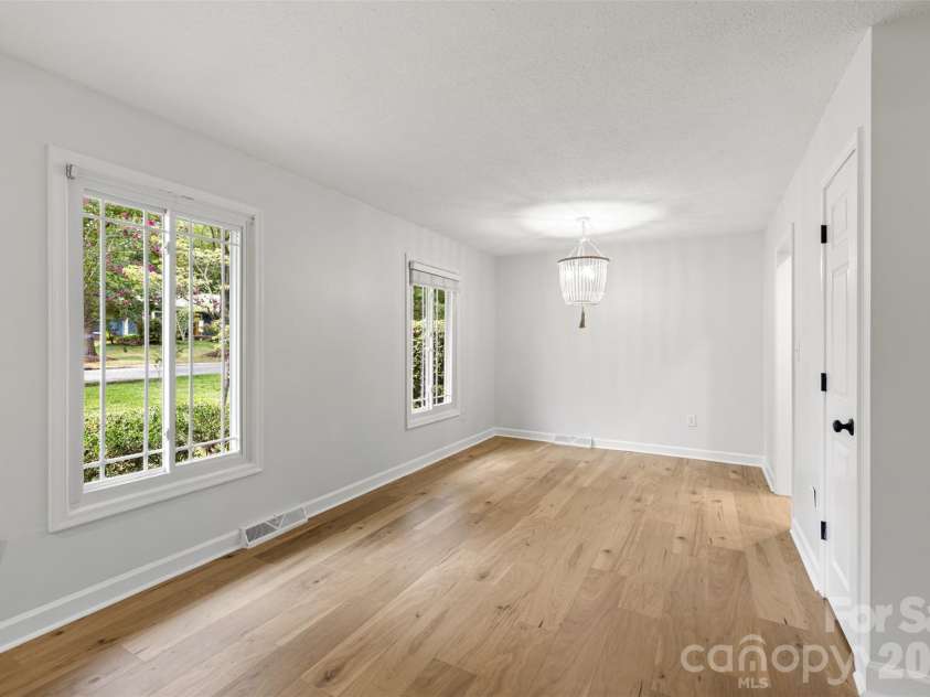 5956 Mcnair Road, Charlotte, NC 28212.  MLS# CAR4411838, YatesRealty ID 44214. 