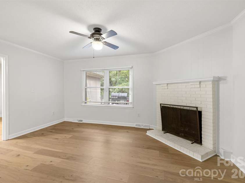 5956 Mcnair Road, Charlotte, NC 28212.  MLS# CAR4411838, YatesRealty ID 44214. 