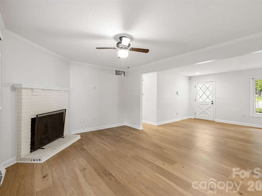 5956 Mcnair Road, Charlotte, NC 28212.  MLS# CAR4411838, YatesRealty ID 44214. 