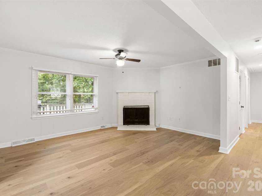 5956 Mcnair Road, Charlotte, NC 28212.  MLS# CAR4411838, YatesRealty ID 44214. 