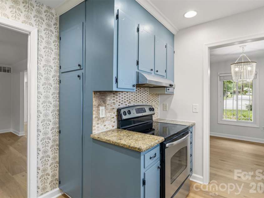 5956 Mcnair Road, Charlotte, NC 28212.  MLS# CAR4411838, YatesRealty ID 44214. 