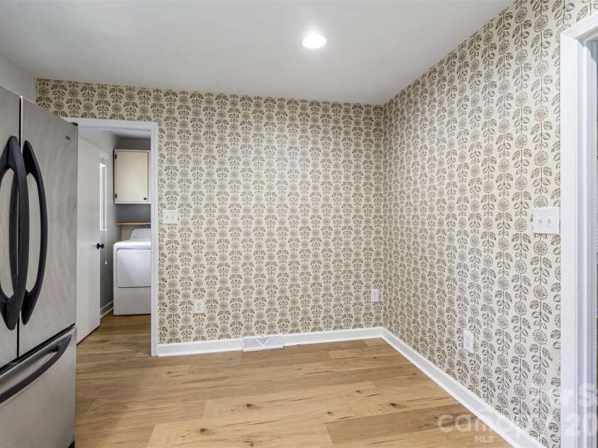 5956 Mcnair Road, Charlotte, NC 28212.  MLS# CAR4411838, YatesRealty ID 44214. 