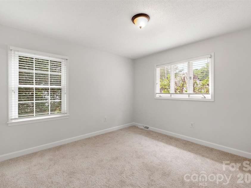 5956 Mcnair Road, Charlotte, NC 28212.  MLS# CAR4411838, YatesRealty ID 44214. 