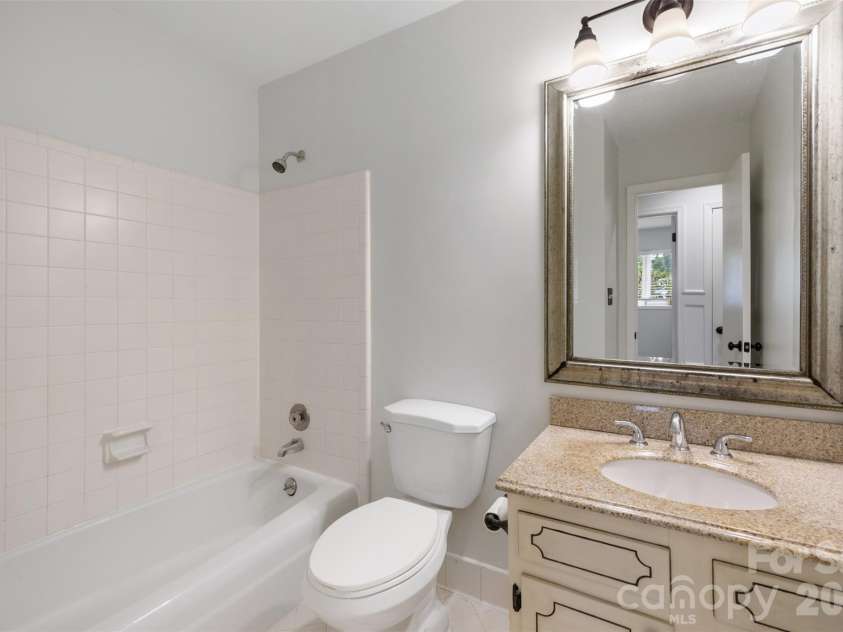 5956 Mcnair Road, Charlotte, NC 28212.  MLS# CAR4411838, YatesRealty ID 44214. 