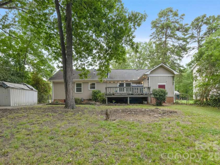 5956 Mcnair Road, Charlotte, NC 28212.  MLS# CAR4411838, YatesRealty ID 44214. 