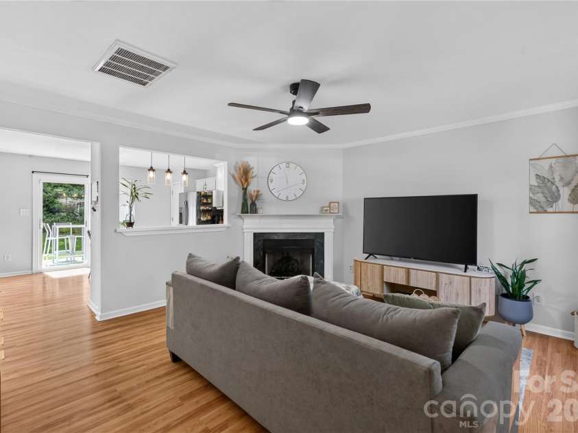 5313 Silabert Avenue, Charlotte, NC 28205.  MLS# CAR4411837, YatesRealty ID 44215. 