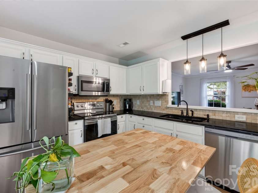 5313 Silabert Avenue, Charlotte, NC 28205.  MLS# CAR4411837, YatesRealty ID 44215. 