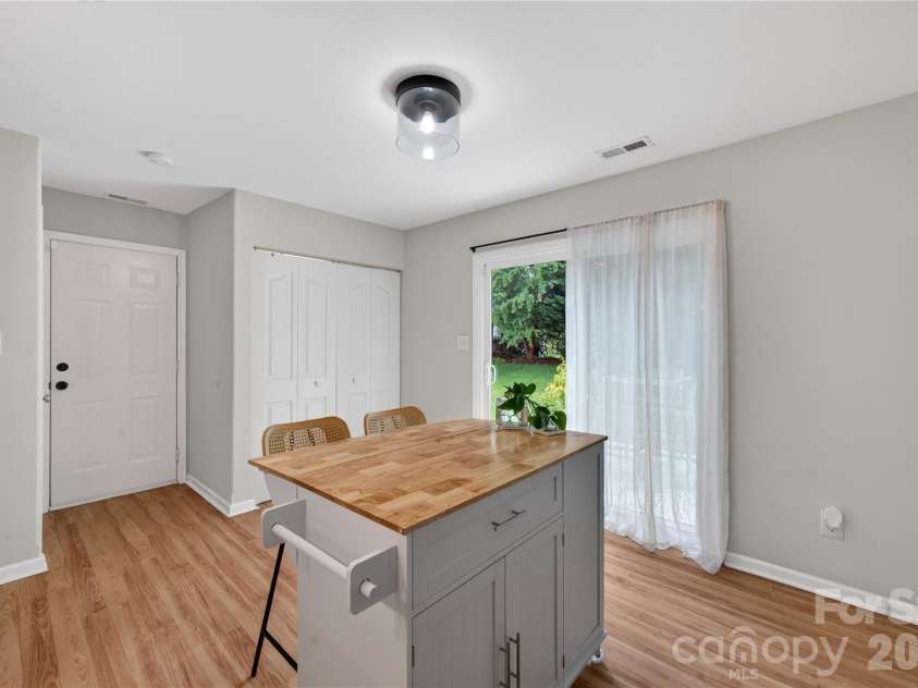 5313 Silabert Avenue, Charlotte, NC 28205.  MLS# CAR4411837, YatesRealty ID 44215. 