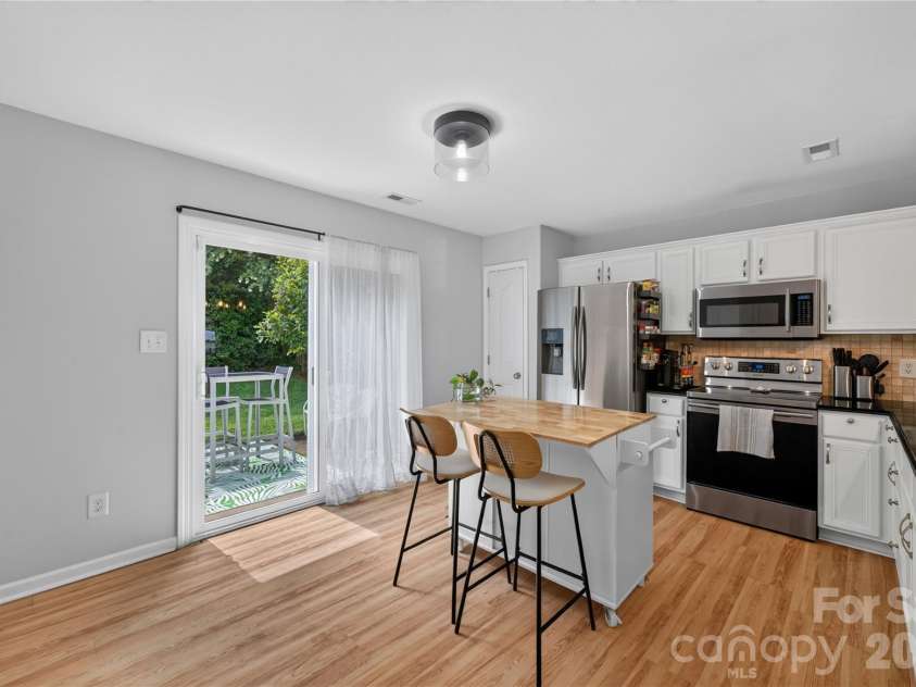 5313 Silabert Avenue, Charlotte, NC 28205.  MLS# CAR4411837, YatesRealty ID 44215. 