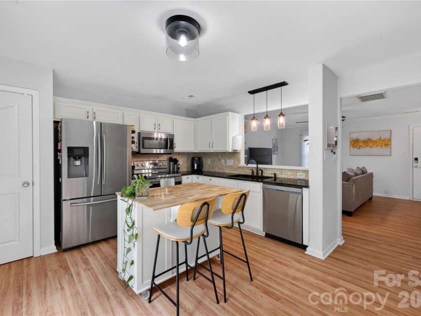 5313 Silabert Avenue, Charlotte, NC 28205.  MLS# CAR4411837, YatesRealty ID 44215. 