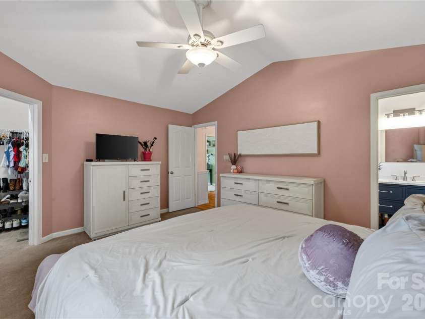 5313 Silabert Avenue, Charlotte, NC 28205.  MLS# CAR4411837, YatesRealty ID 44215. 