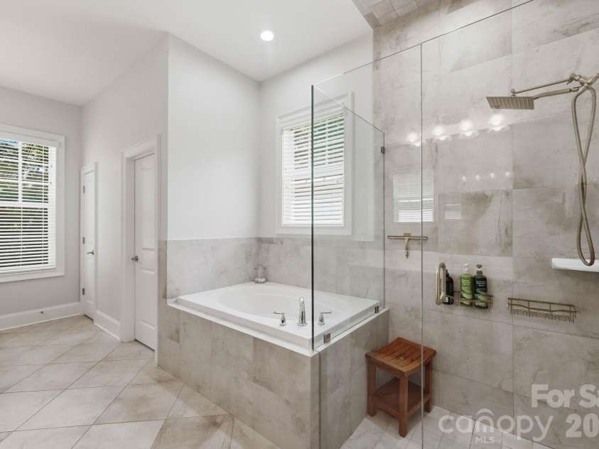 2810 Arsdale Road, Waxhaw, NC 28173.  MLS# CAR4411992, YatesRealty ID 44217. Primary Bath