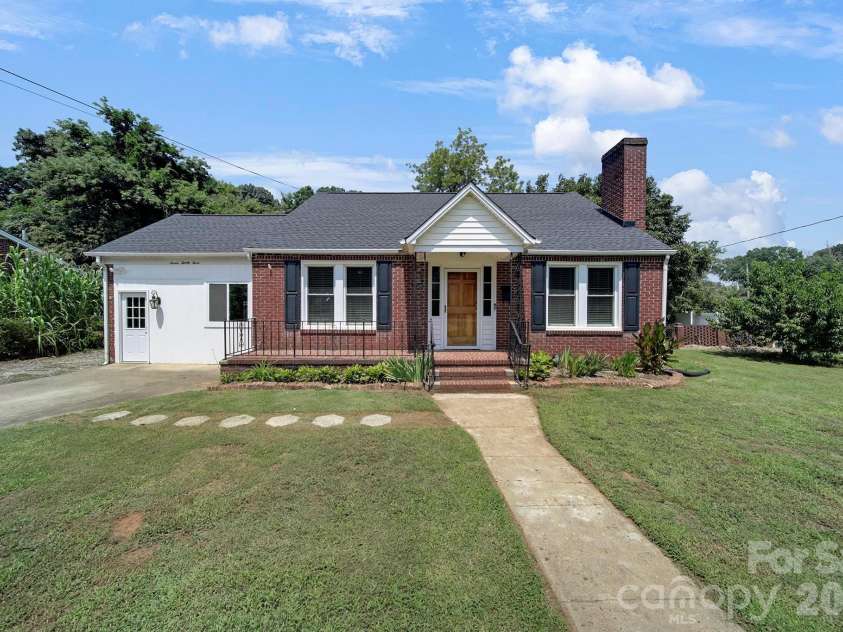 723 Confederate Avenue, Rock Hill, SC 29730.  MLS# CAR4411787, YatesRealty ID 44218. 