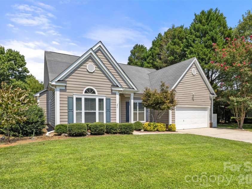 8632 Castlebay Drive, Charlotte, NC 28277.  MLS# CAR4411791, YatesRealty ID 44219. 