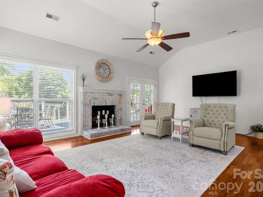 8632 Castlebay Drive, Charlotte, NC 28277.  MLS# CAR4411791, YatesRealty ID 44219. 