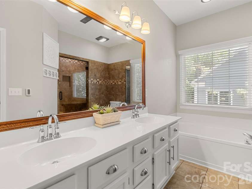 8632 Castlebay Drive, Charlotte, NC 28277.  MLS# CAR4411791, YatesRealty ID 44219. 