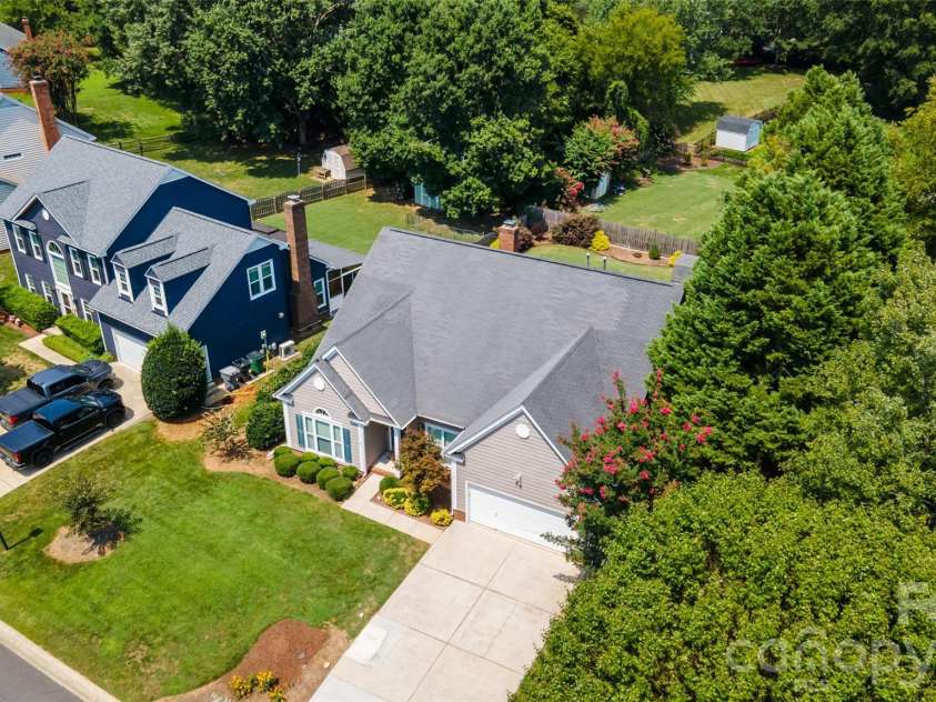 8632 Castlebay Drive, Charlotte, NC 28277.  MLS# CAR4411791, YatesRealty ID 44219. 
