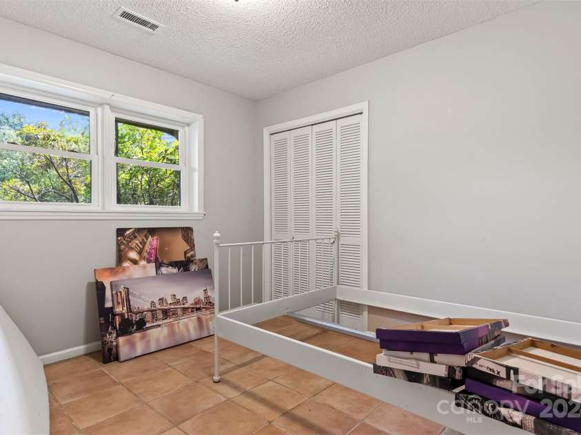 1099 4th Avenue Drive, Hickory, NC 28601.  MLS# CAR4161810, YatesRealty ID 4422. 