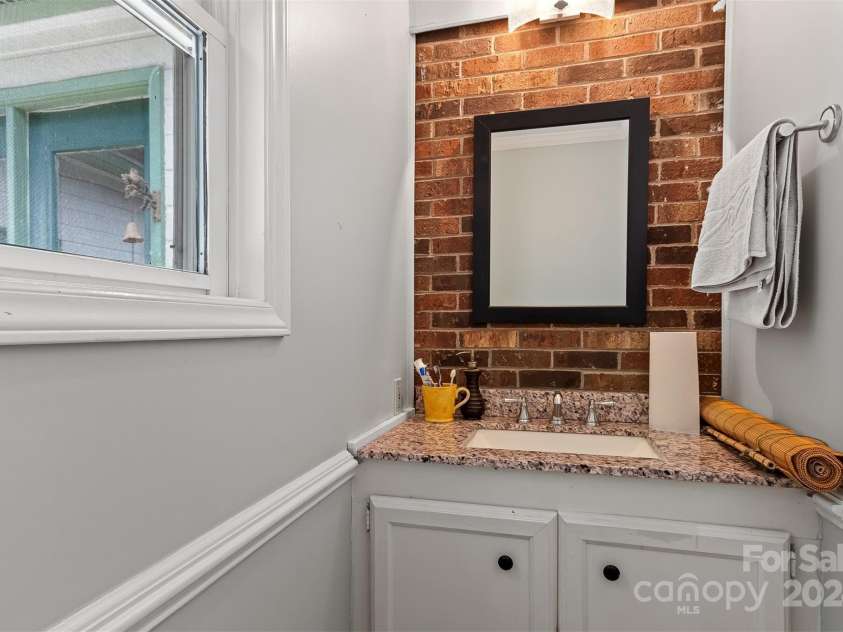 1099 4th Avenue Drive, Hickory, NC 28601.  MLS# CAR4161810, YatesRealty ID 4422. 