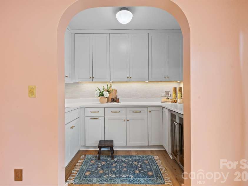 4801 Fairheath Road, Charlotte, NC 28210.  MLS# CAR4411644, YatesRealty ID 44220. 