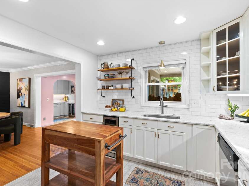 4801 Fairheath Road, Charlotte, NC 28210.  MLS# CAR4411644, YatesRealty ID 44220. 