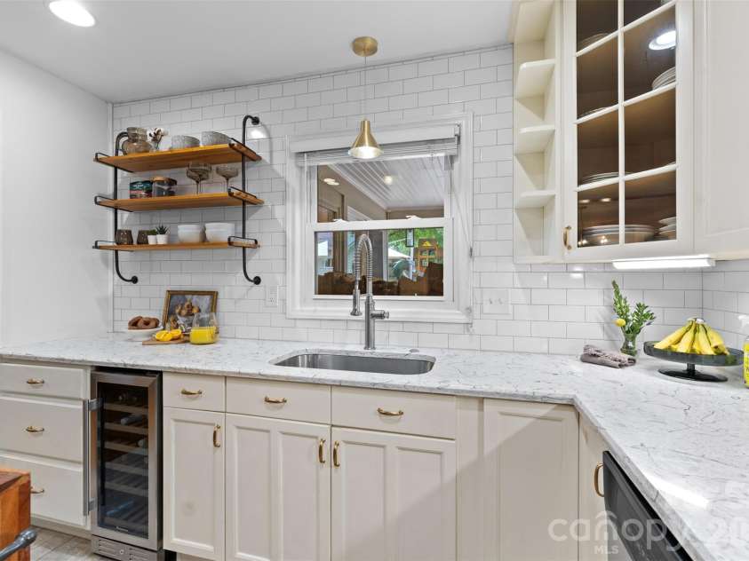 4801 Fairheath Road, Charlotte, NC 28210.  MLS# CAR4411644, YatesRealty ID 44220. 