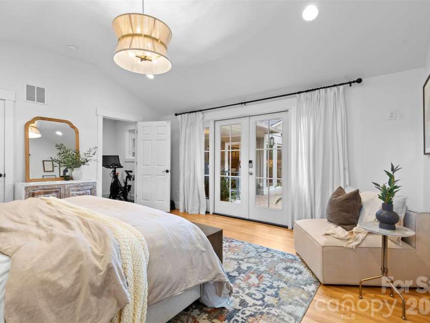 4801 Fairheath Road, Charlotte, NC 28210.  MLS# CAR4411644, YatesRealty ID 44220. 
