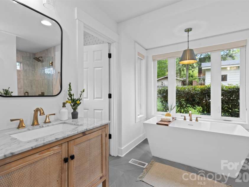 4801 Fairheath Road, Charlotte, NC 28210.  MLS# CAR4411644, YatesRealty ID 44220. 