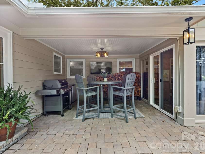 4801 Fairheath Road, Charlotte, NC 28210.  MLS# CAR4411644, YatesRealty ID 44220. 