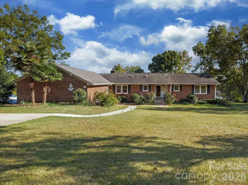 1475 Riverview Circle, Fort Lawn, SC 29714.  MLS# CAR4411745, YatesRealty ID 44221. 