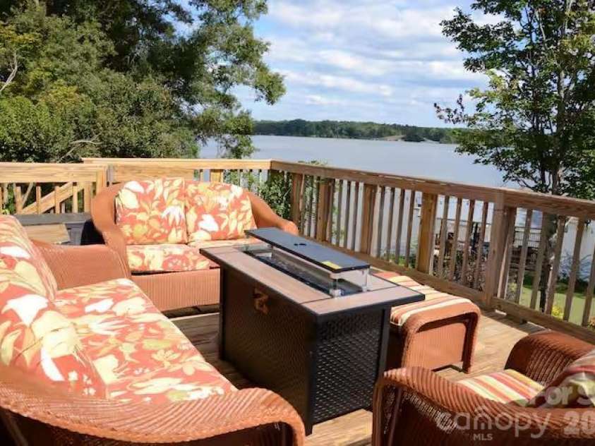 1475 Riverview Circle, Fort Lawn, SC 29714.  MLS# CAR4411745, YatesRealty ID 44221. 
