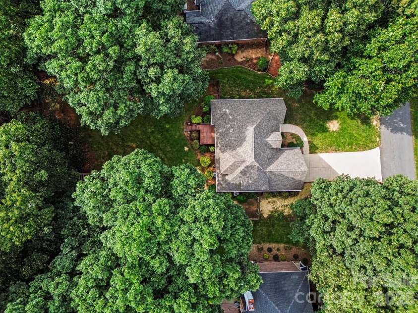 1928 Twin Ponds Drive, Hickory, NC 28602.  MLS# CAR4411717, YatesRealty ID 44222. Aerial Property View