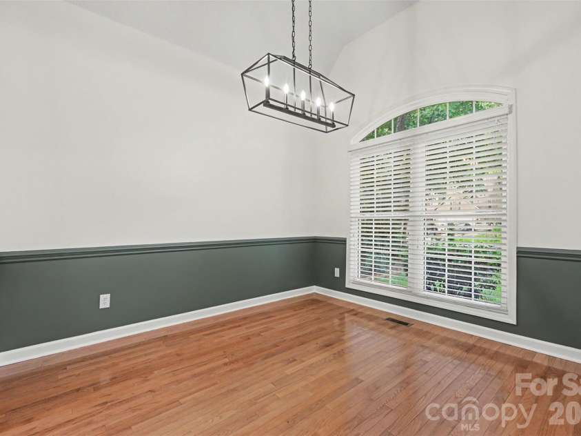 1928 Twin Ponds Drive, Hickory, NC 28602.  MLS# CAR4411717, YatesRealty ID 44222. Formal Dining Room