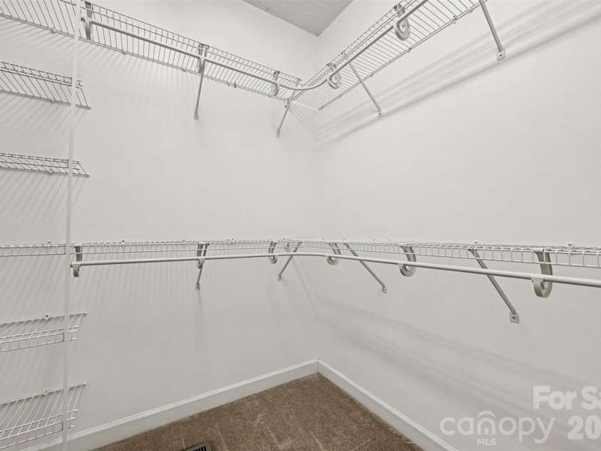 1928 Twin Ponds Drive, Hickory, NC 28602.  MLS# CAR4411717, YatesRealty ID 44222. Primary Walk-In Closet