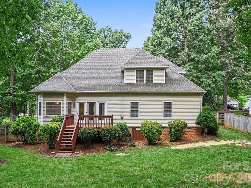 1928 Twin Ponds Drive, Hickory, NC 28602.  MLS# CAR4411717, YatesRealty ID 44222. Rear Exterior and Deck