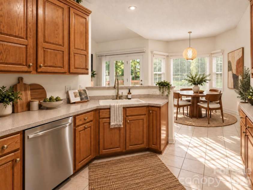 1928 Twin Ponds Drive, Hickory, NC 28602.  MLS# CAR4411717, YatesRealty ID 44222. Staged Kitchen and Breakfast Area