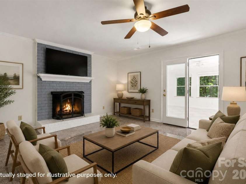 915 Brightmoor Drive, Matthews, NC 28105.  MLS# CAR4411596, YatesRealty ID 44224. 