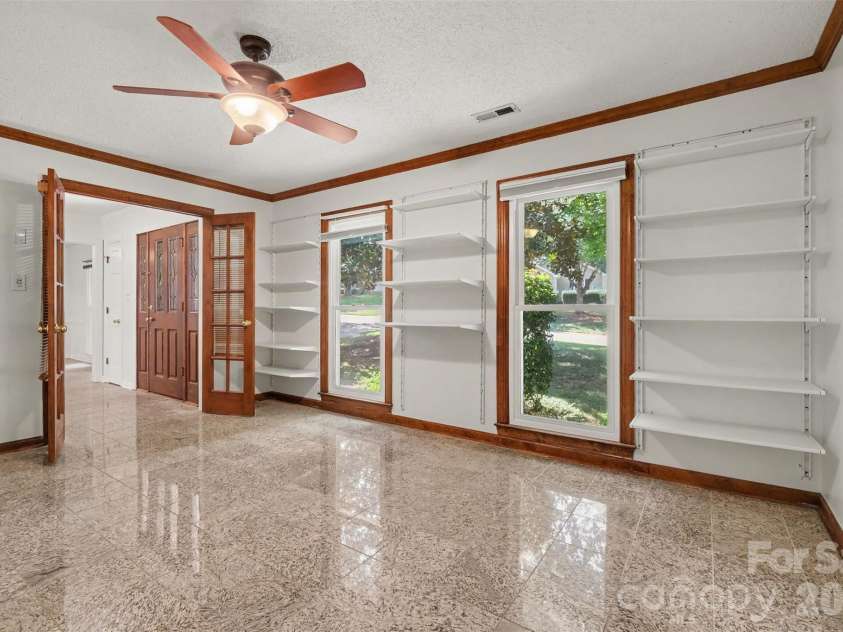 915 Brightmoor Drive, Matthews, NC 28105.  MLS# CAR4411596, YatesRealty ID 44224. 