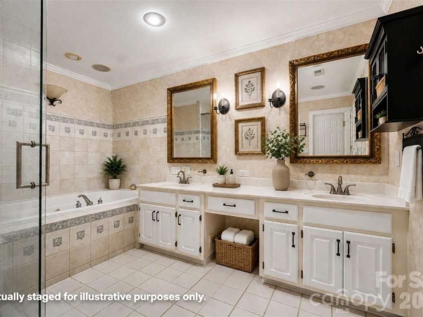 915 Brightmoor Drive, Matthews, NC 28105.  MLS# CAR4411596, YatesRealty ID 44224. 