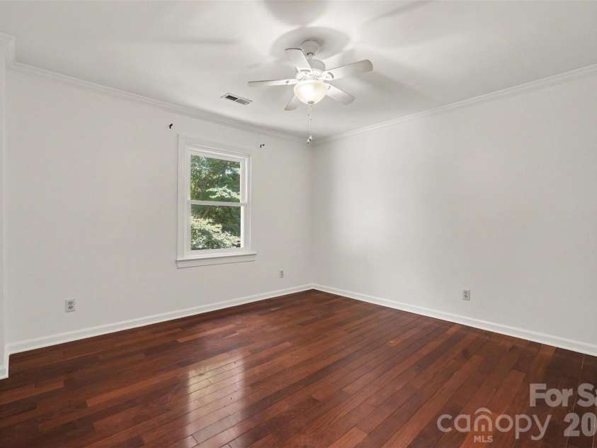 915 Brightmoor Drive, Matthews, NC 28105.  MLS# CAR4411596, YatesRealty ID 44224. 