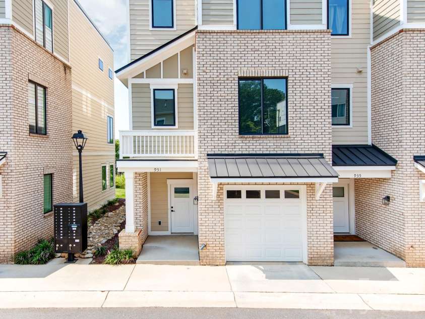 931 Cityscape Drive, Charlotte, NC 28205.  MLS# CAR4411631, YatesRealty ID 44226. 