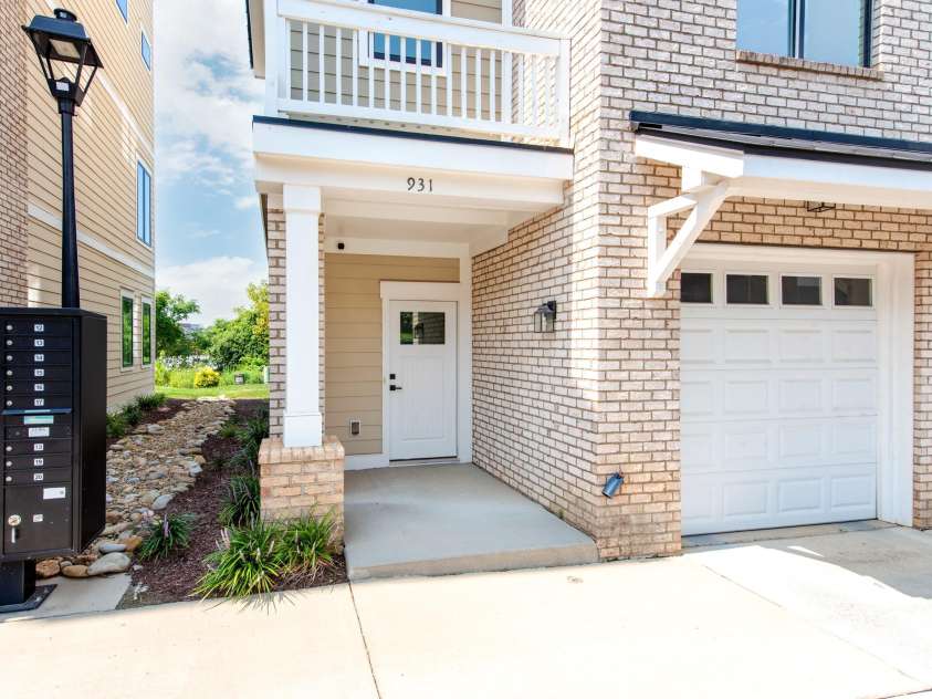 931 Cityscape Drive, Charlotte, NC 28205.  MLS# CAR4411631, YatesRealty ID 44226. 