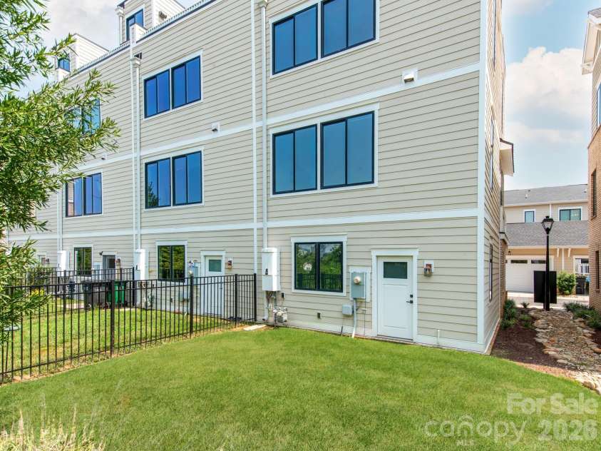 931 Cityscape Drive, Charlotte, NC 28205.  MLS# CAR4411631, YatesRealty ID 44226. 