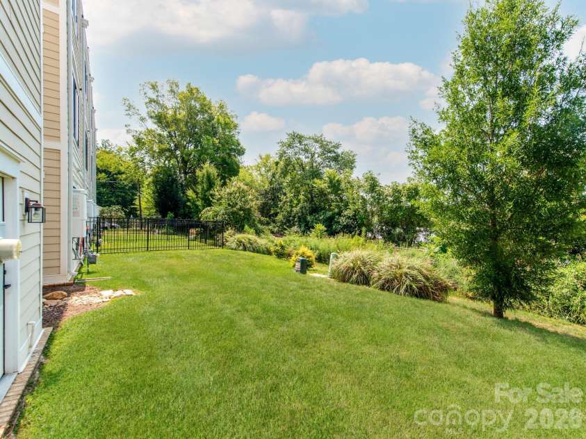 931 Cityscape Drive, Charlotte, NC 28205.  MLS# CAR4411631, YatesRealty ID 44226. 