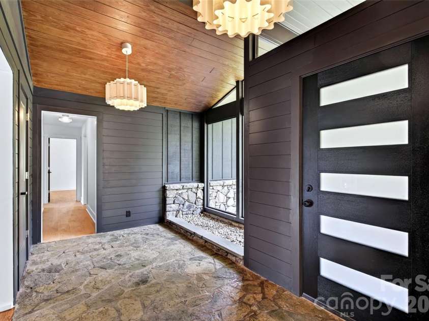208 Dogwood Lane, Black Mountain, NC 28711.  MLS# CAR4411178, YatesRealty ID 44227. 
