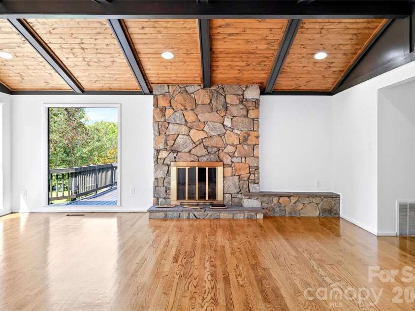 208 Dogwood Lane, Black Mountain, NC 28711.  MLS# CAR4411178, YatesRealty ID 44227. 