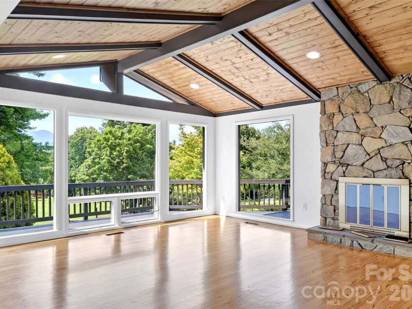 208 Dogwood Lane, Black Mountain, NC 28711.  MLS# CAR4411178, YatesRealty ID 44227. 